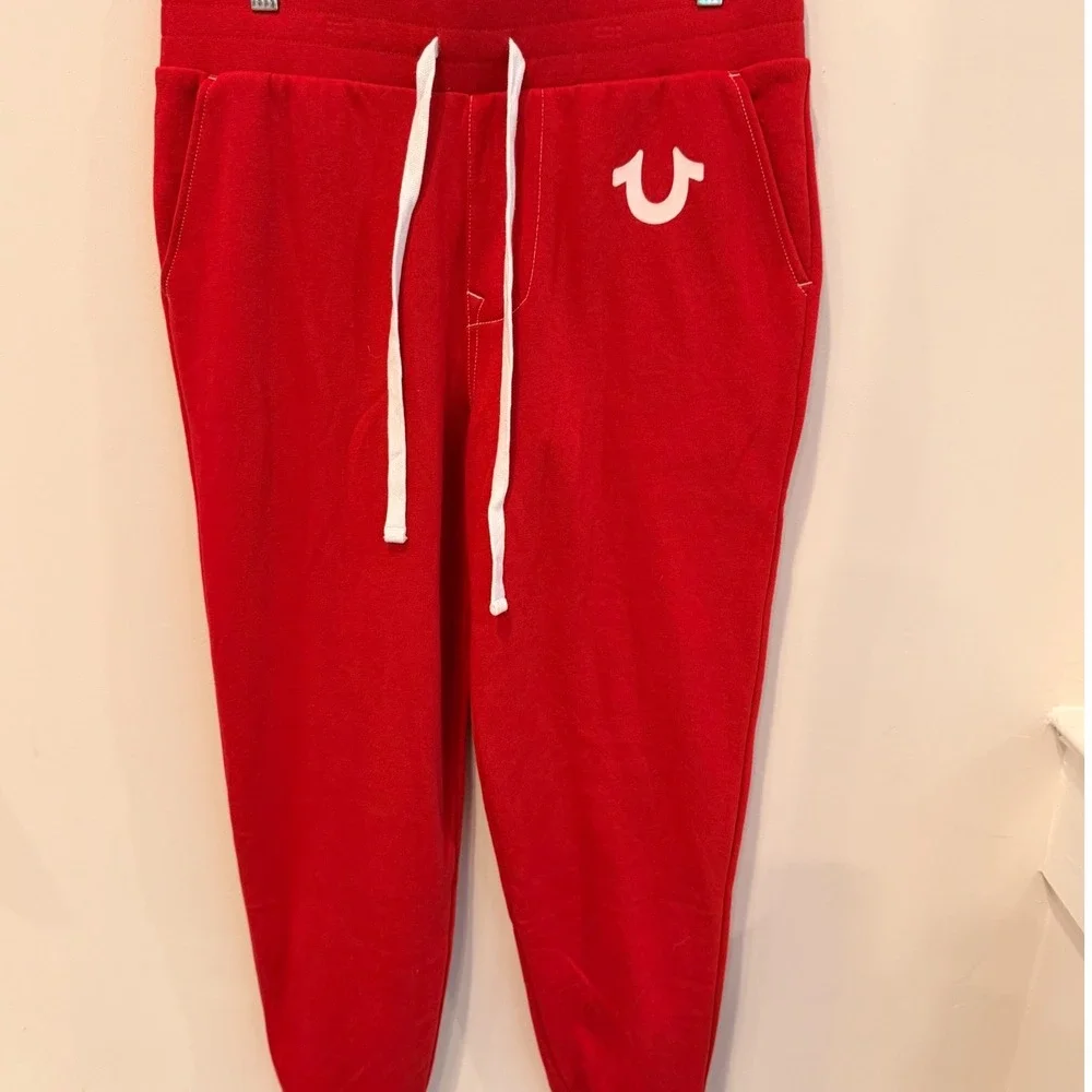 True Religion Classic Logo Velour Jogger Sweatpants Ruby Red Size M NWT